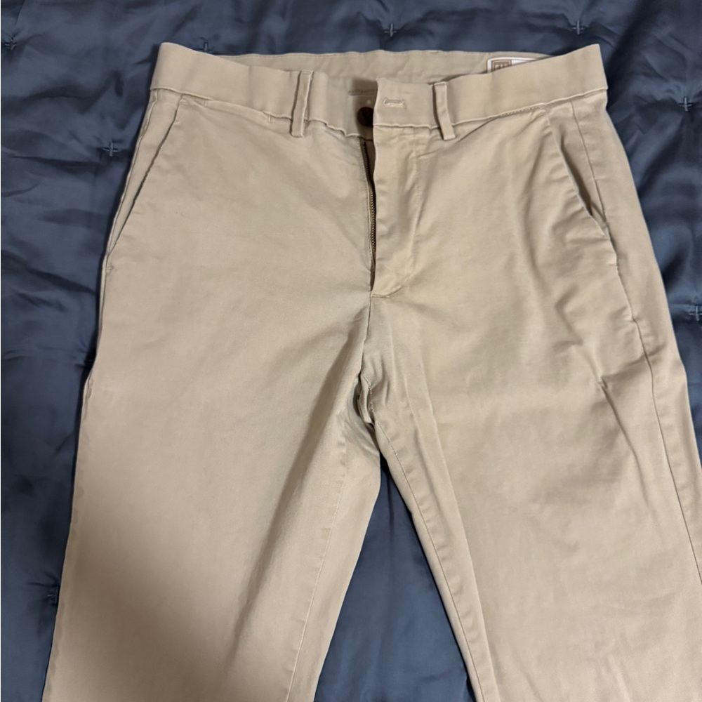 GAP Men's Slim Fit Khaki Chinos Flex